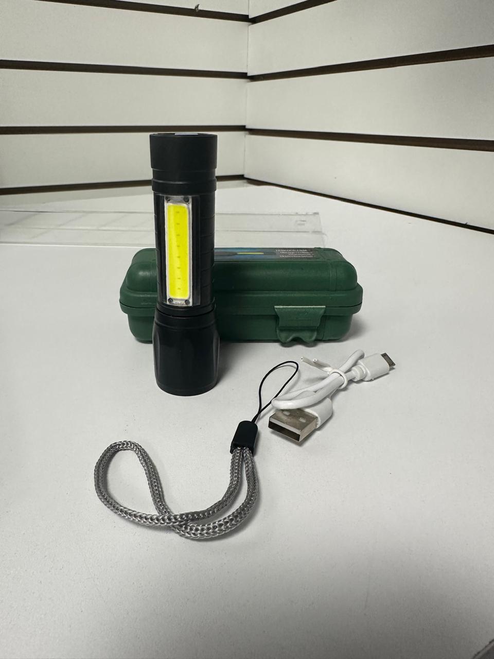 Mini Linterna LED Recargable USB de Alta Potencia